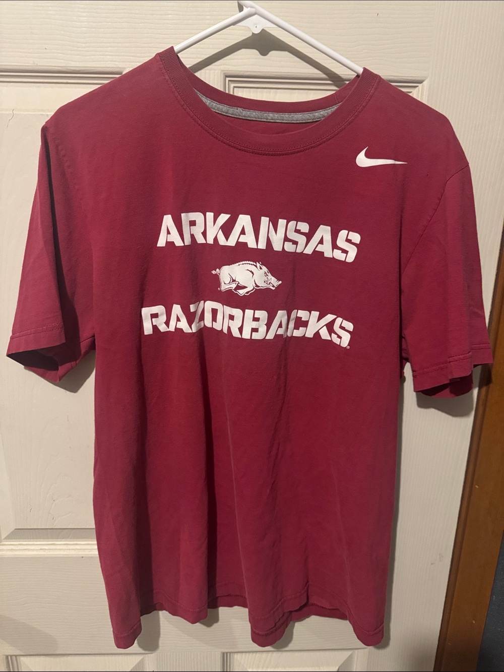 Nike Regular Fit Arkansas Razorbacks Short Sleeve T-Shirt